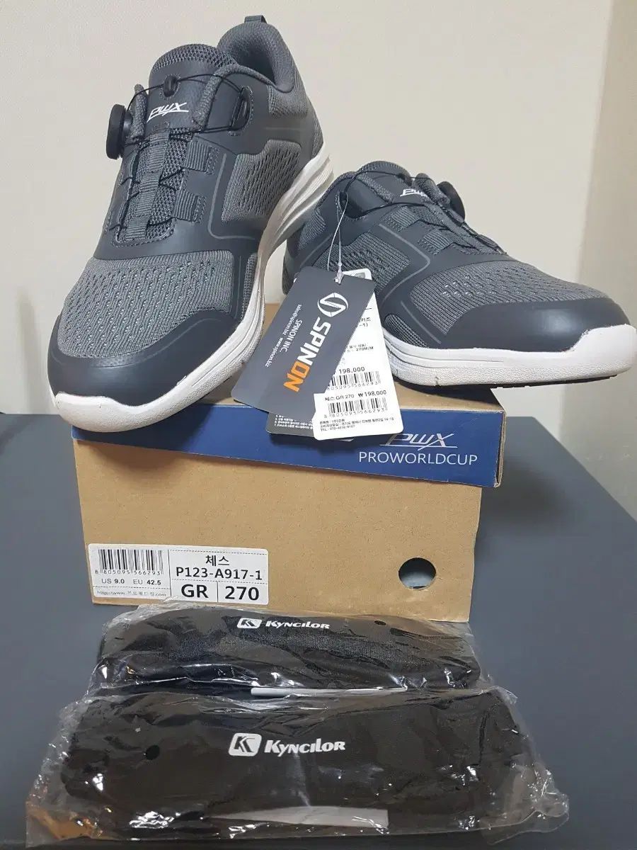 ワイヤー ランニングシューズ 270