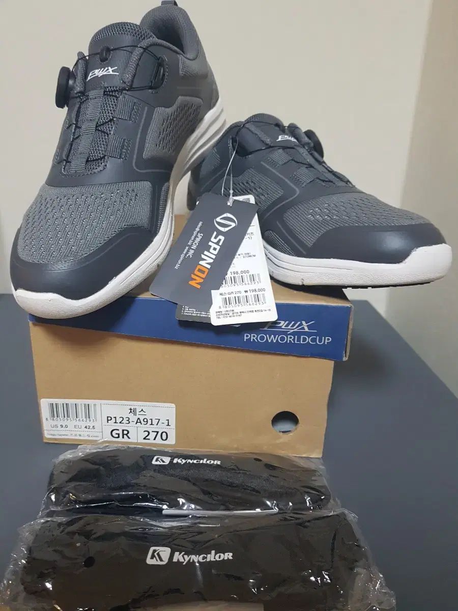 ワイヤー ランニングシューズ 270