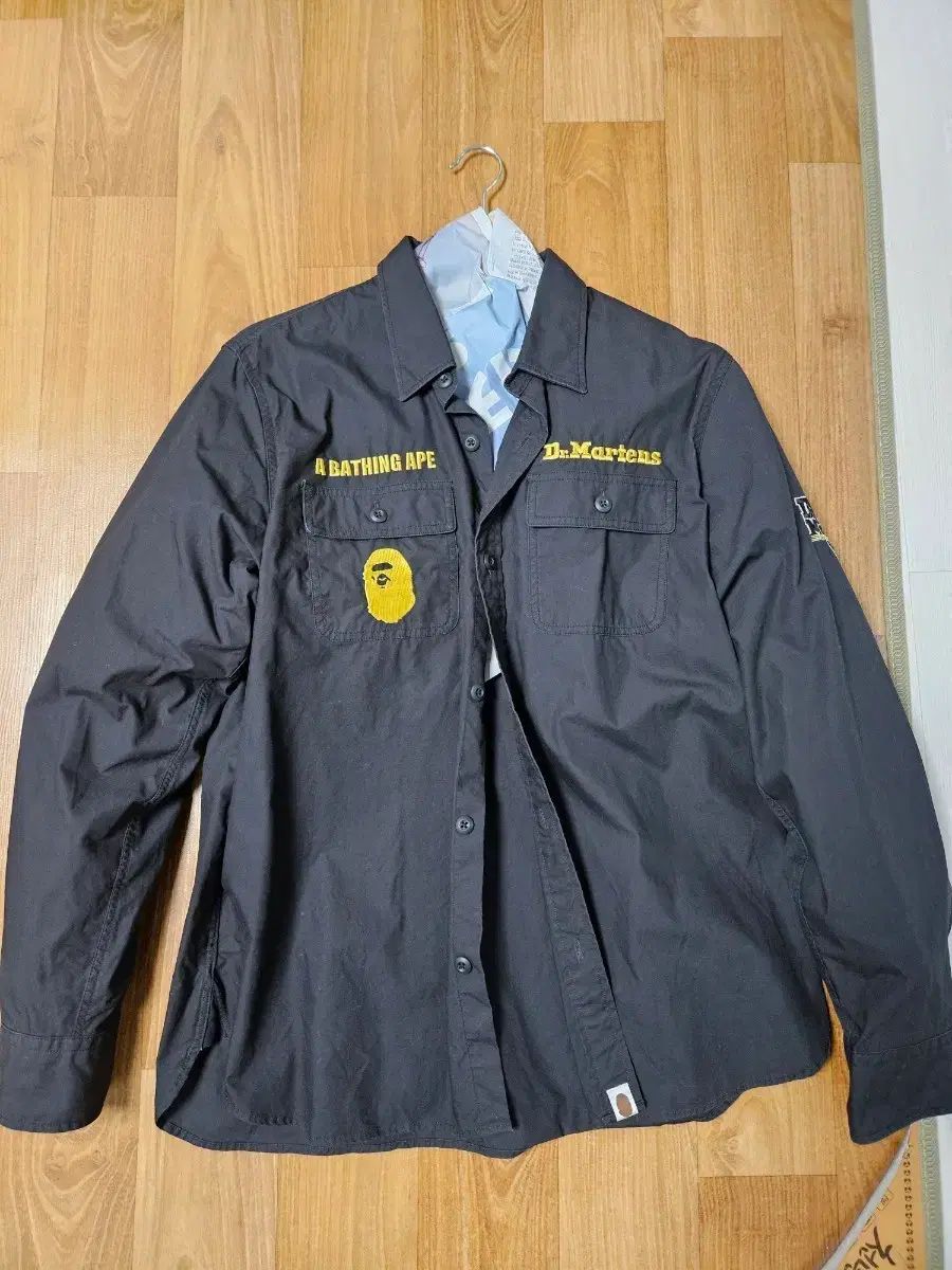 アベイシングエイプ DR MARTENS コラボ シャツ ブラック