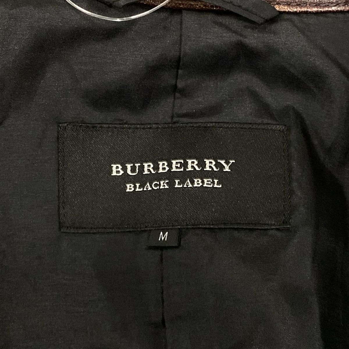 ダークブラウン