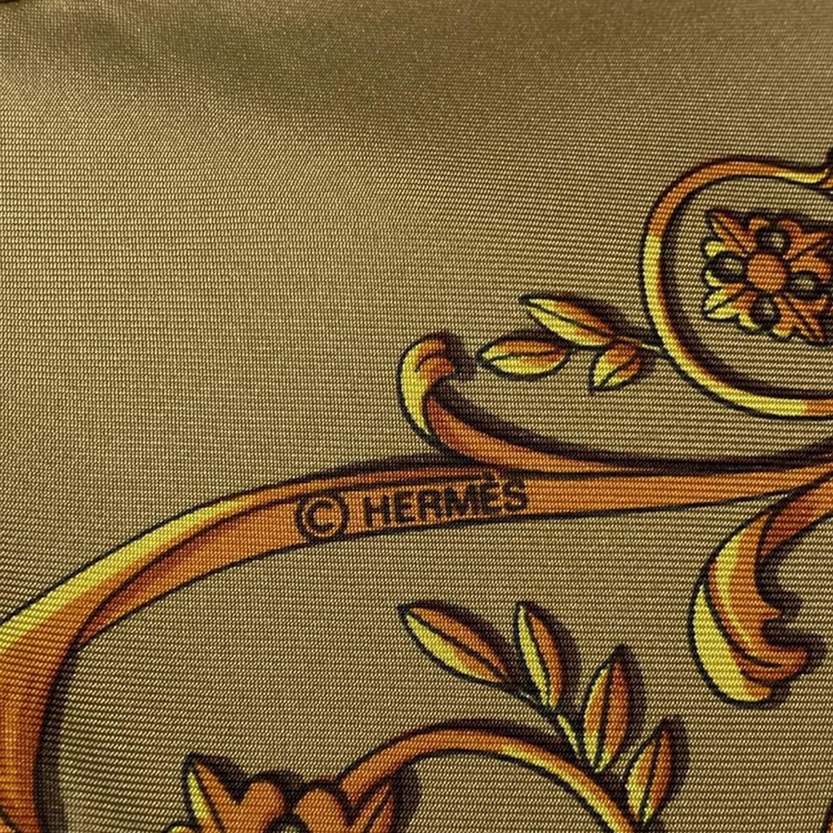 HERMES(エルメス) スカーフ カレ90 白×ダークブラウン×マルチ LA