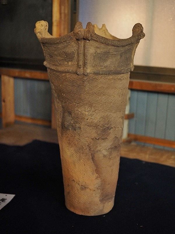 縄文土器 深鉢型土器 伝青森県出土 4000 5000年前 再生品 縄文中期 古録展 品番K 2327