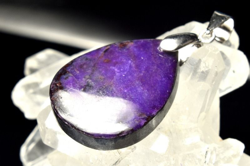 １点物 シルバー925 高発色AAAA スギライト 杉石 22 x 17 mm ドロップ ペンダントトップ パワーストーン 天然石 _PC 7604