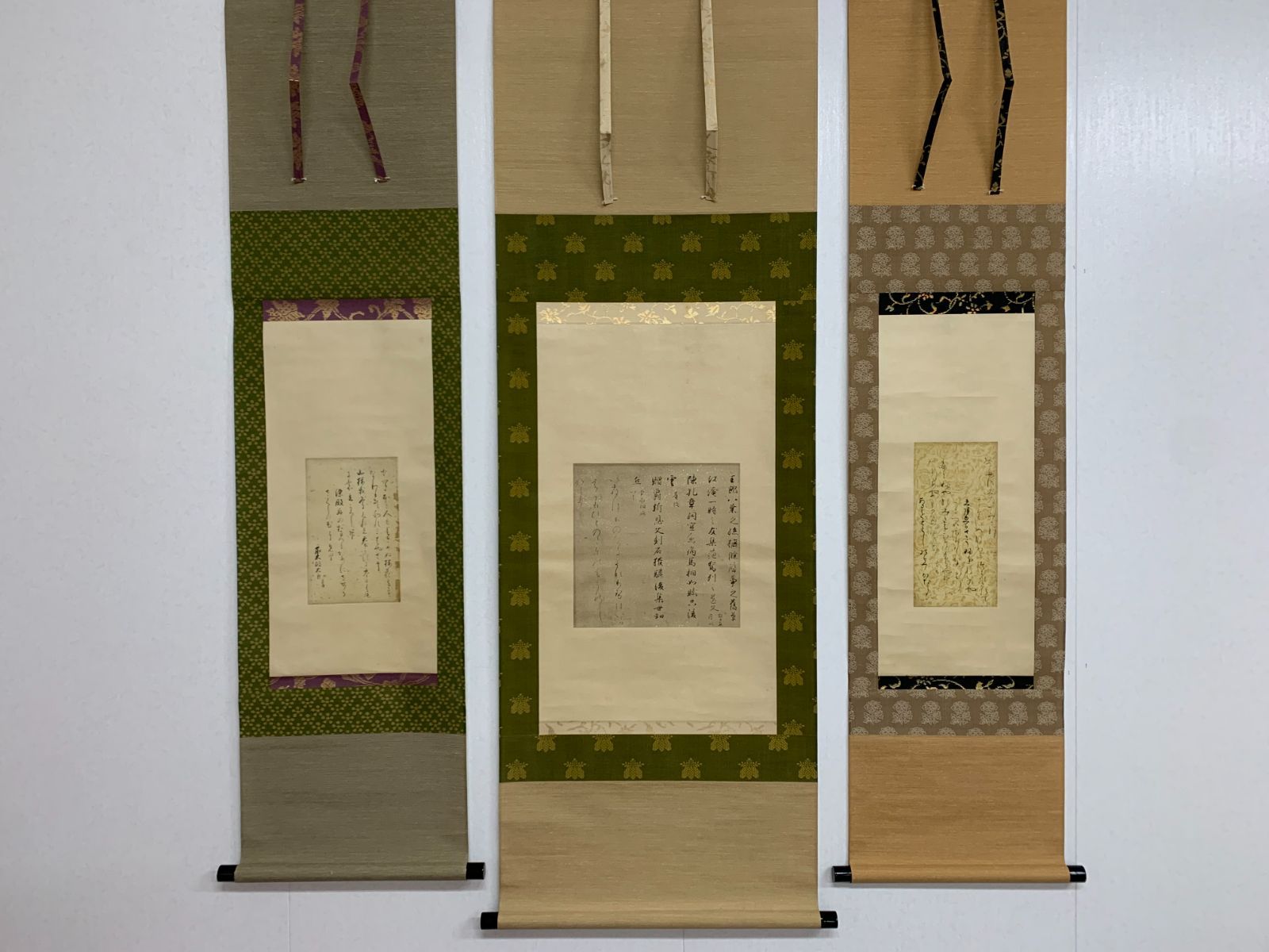 掛け軸】151 三跡古筆「伝 小野道風 八幡切 伝 藤原行成 大字朗詠集切