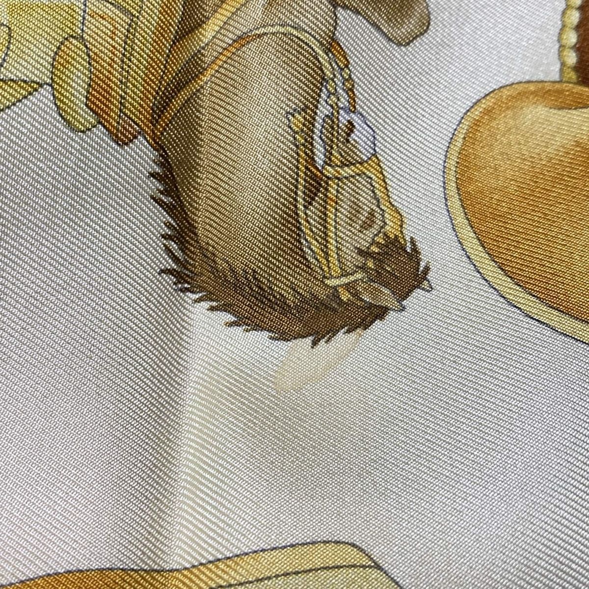 - アイボリー×黒×マルチ