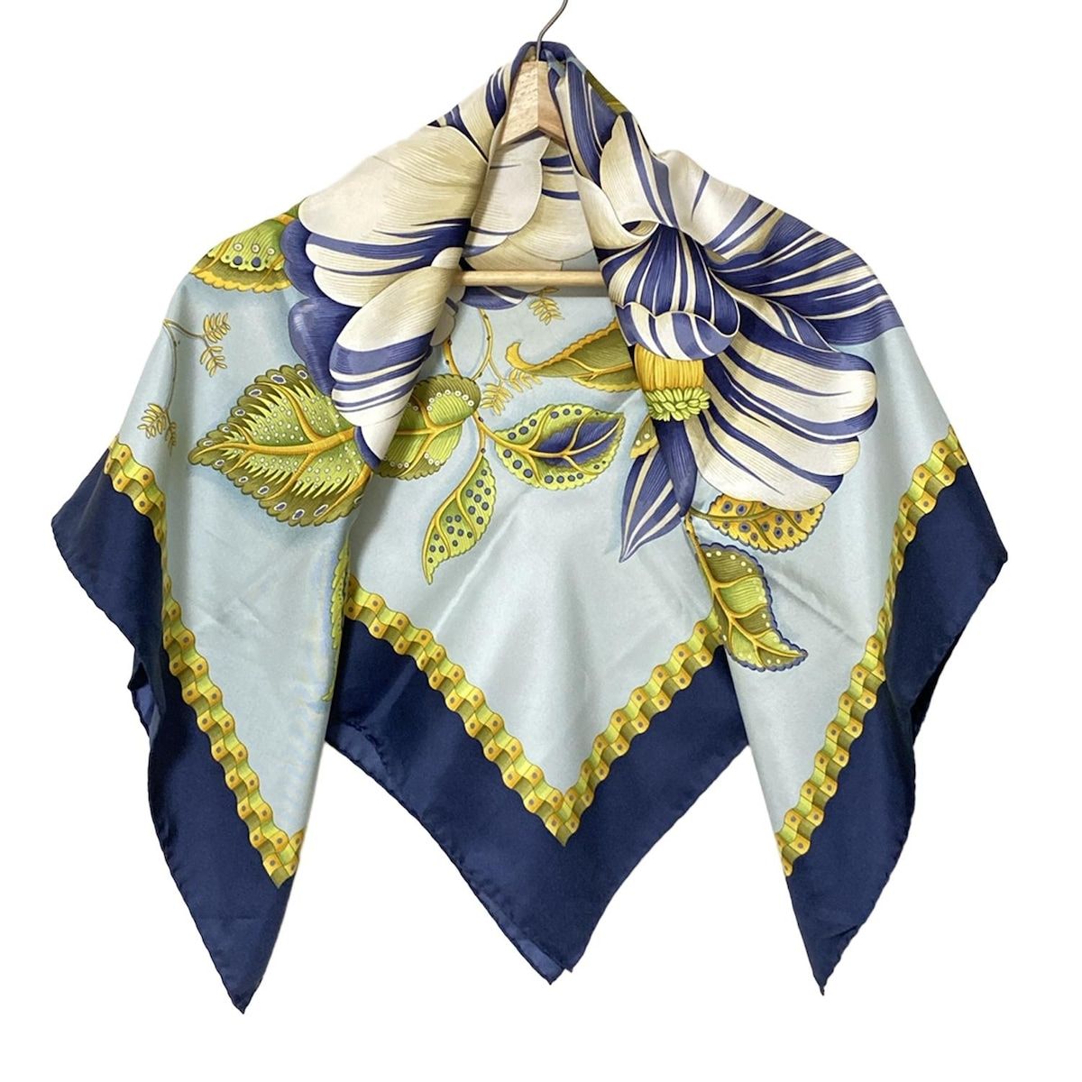 FERRAGAMO SalvatoreFerragamo サルバトーレフェラガモ スカーフ ライトブルー ネイビー マルチ 花柄