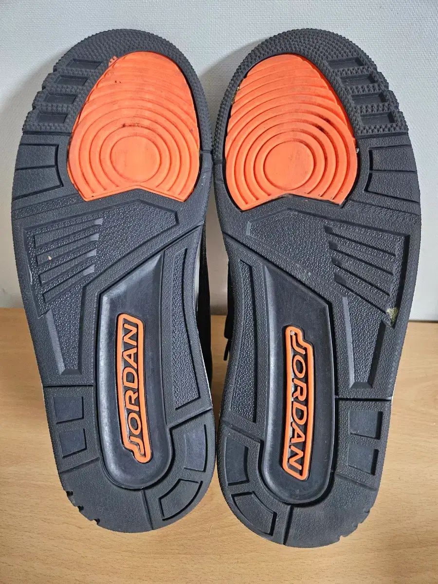 ジョーダン3 フィア バスケシューズ み