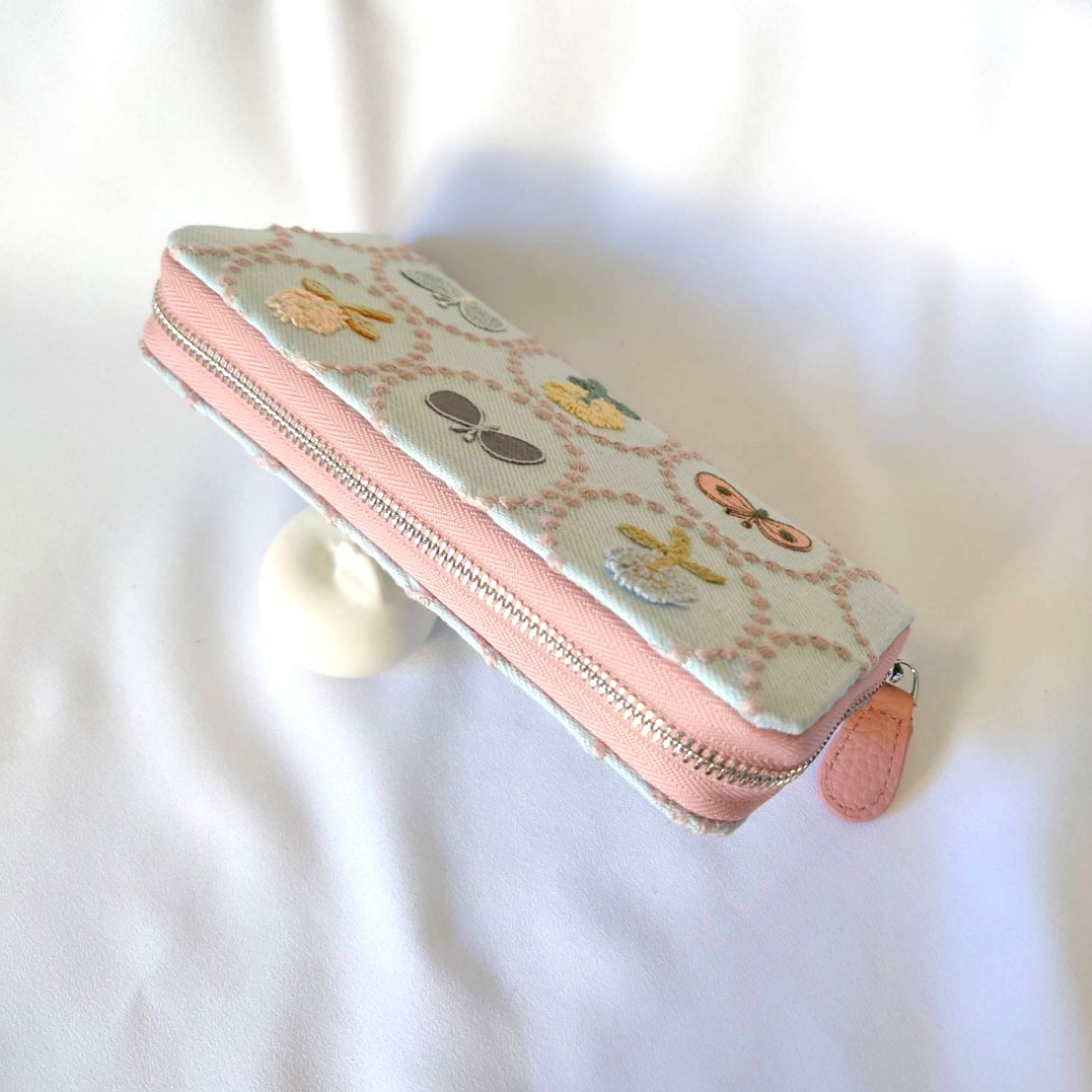 受注製作】刺繍8つ ライトブルー×ピンク タンバリン skip 本革