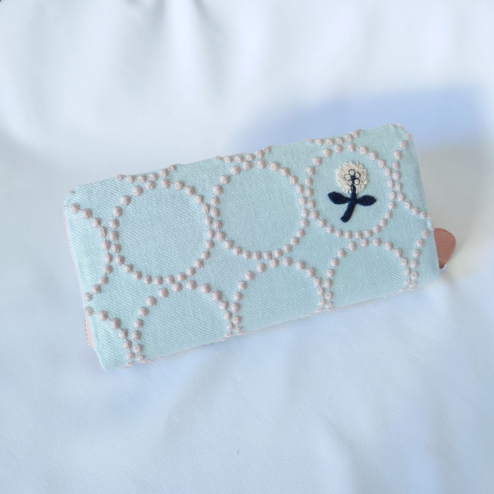 受注製作】刺繍8つ ライトブルー×ピンク タンバリン skip 本革