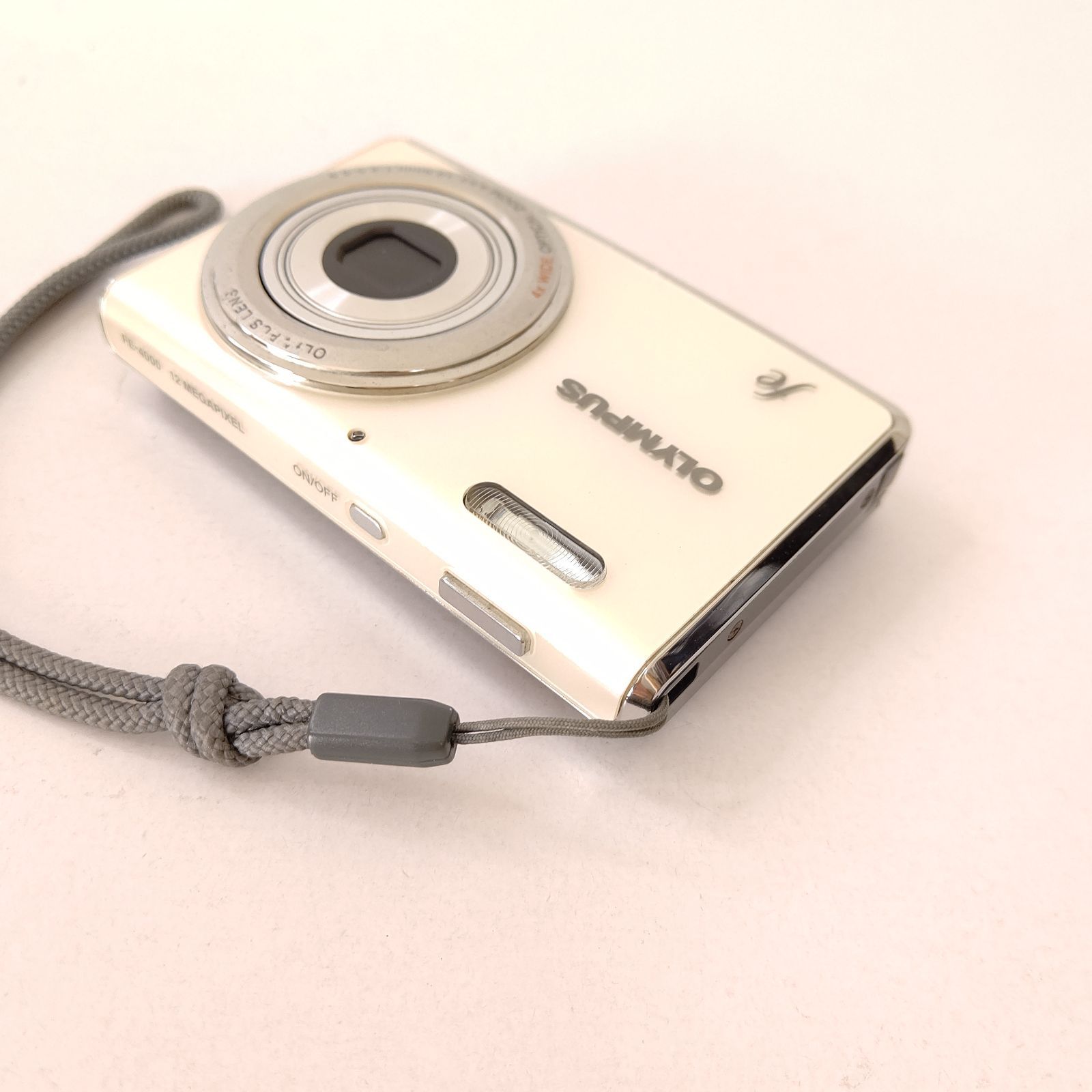 美品 オリンパス デジタルカメラ FE-4000 光学4倍ズーム コンデジ