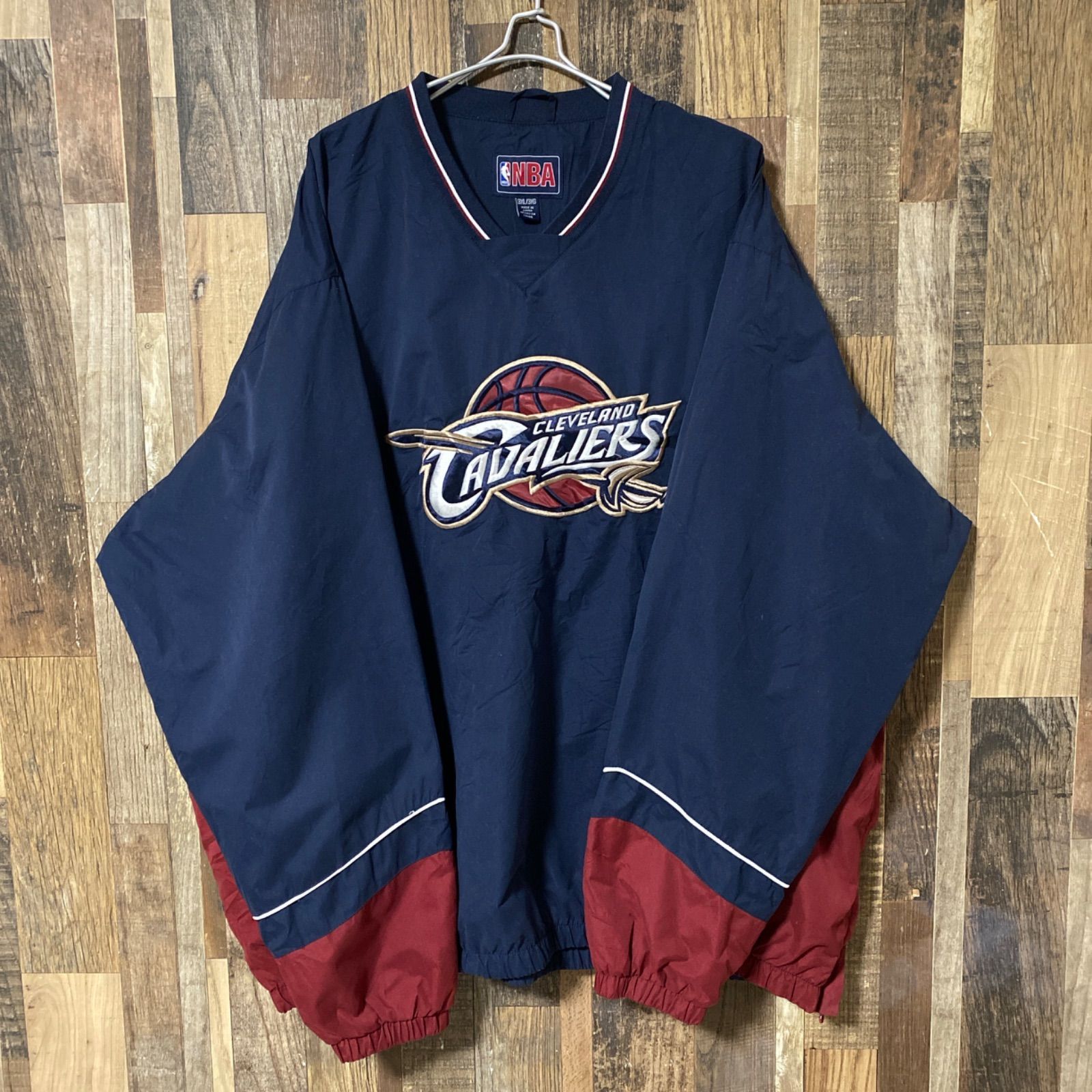 NBA クリーブランド･キャバリアーズ チームロゴ バスケットボール Vネック ウォームアップジャケット ナイロンジャケット ウィンドブレーカー ネイビー 刺繍 メンズ 古着 長袖