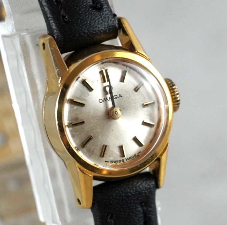  OMEGA オメガ 腕時計 レディース 手巻き Manual Winding ゴールド 金 ケース アナログ 2針 ヴィンテージ antique アンティーク レトロ 稼働品 レザーベルト 60 s 70 ミニ ラウンド シンプル 手巻き時計 腕時計(アナログ)