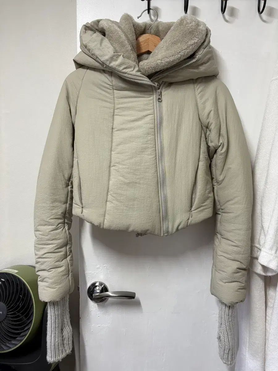 HYEIN SEO 혜인서 padded shearing jacket - メルカリ