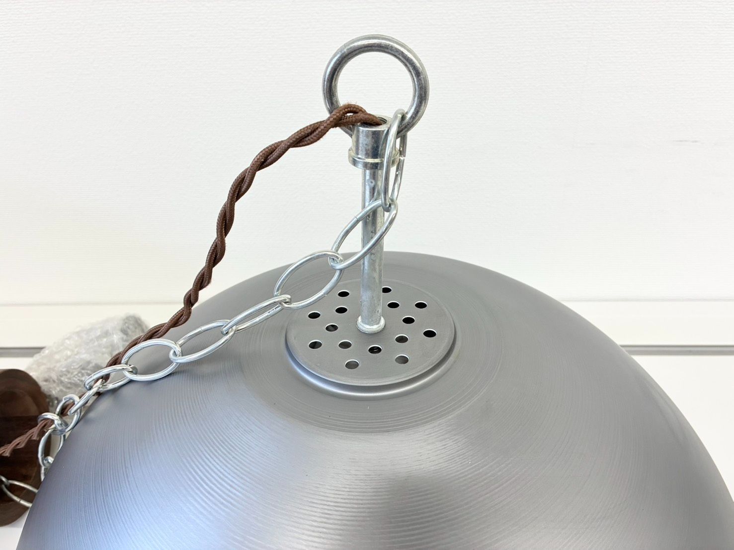 新品♦️ELUX エルックス♦️ル チェカ ベル型 ペンダントライト3灯♦️送料込 ELUX エルックス LANDER ランダー 3灯ペンダントライト ヴィンテージ