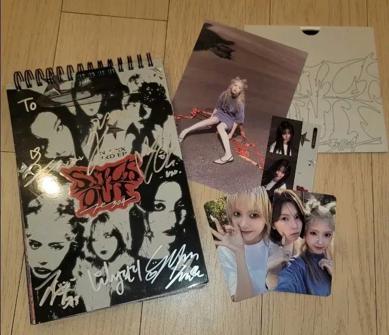 nmixx サイン入りアルバム NMIXX（エンミックス・エンミ）サイン入り アルバム - メルカリ