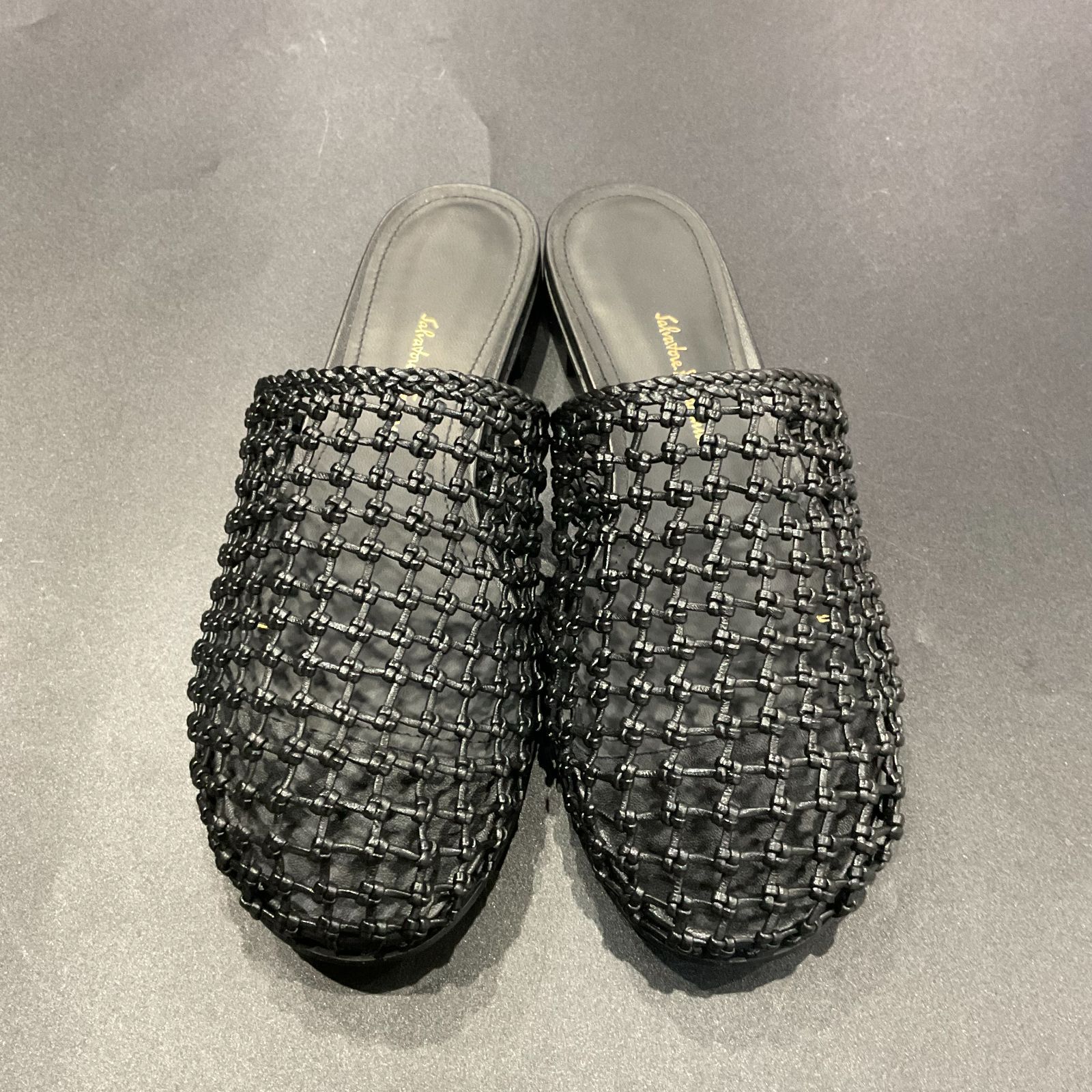 Salvatore Ferragamo メッシュ サンダル