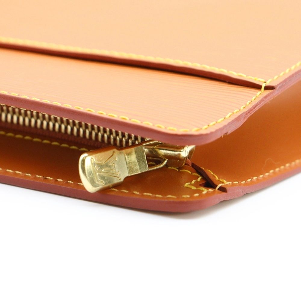 LOUIS VUITTON (ルイヴィトン) エピ ポシェットオム クラッチ LOUIS VUITTON (ルイヴィトン) エピ ポシェットオム クラッチ