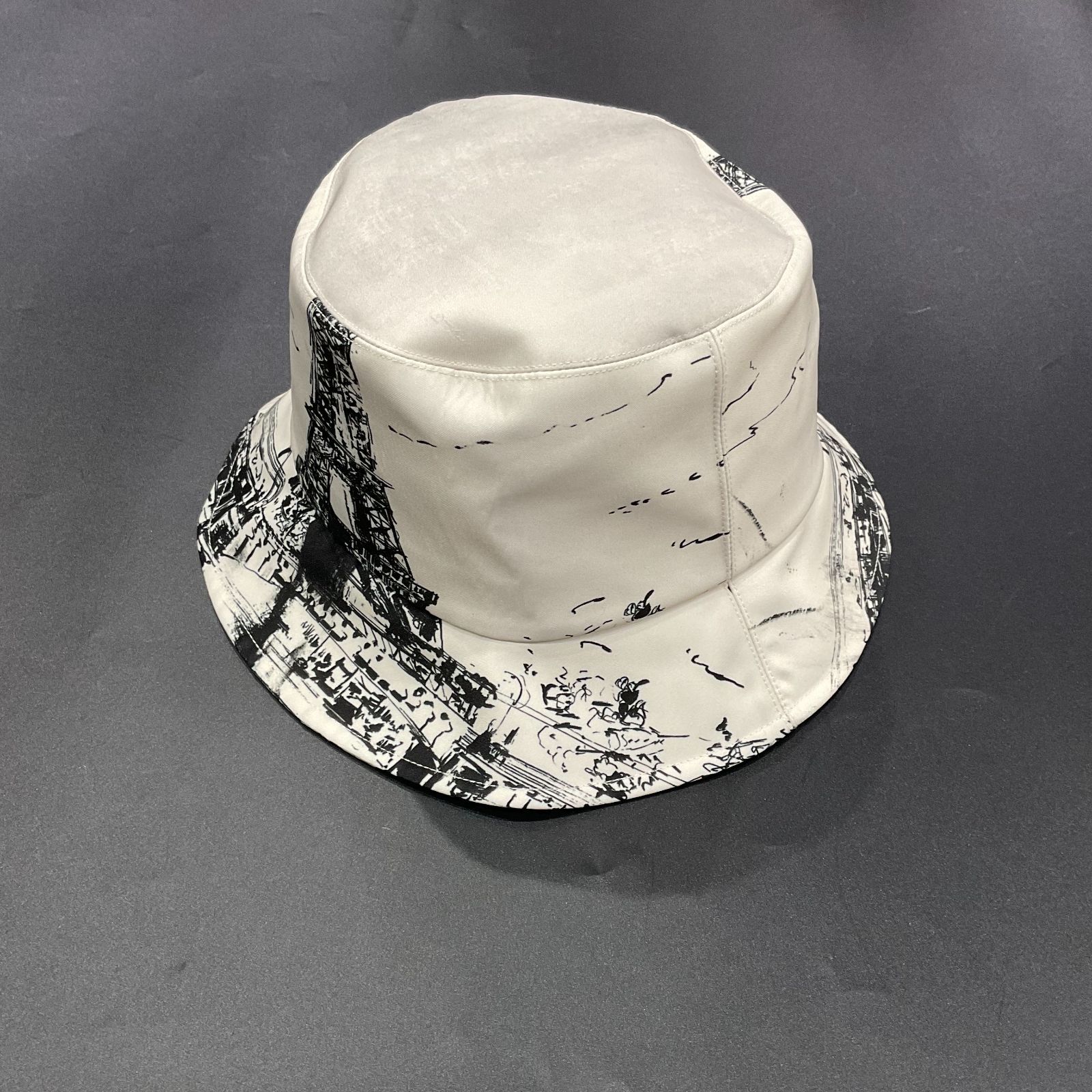 限定値下げ　Christian Dior バケットハット バケハ　ホワイト Dior バケットハット エッフェル塔デザイン D25080937 - メルカリ