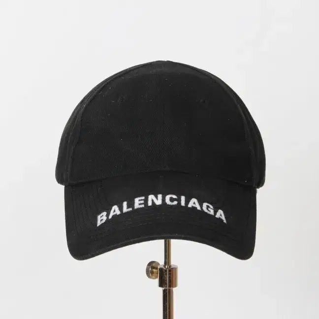バレンシアガ ロゴ ベースボールキャップ ブラック L(59) - メルカリ