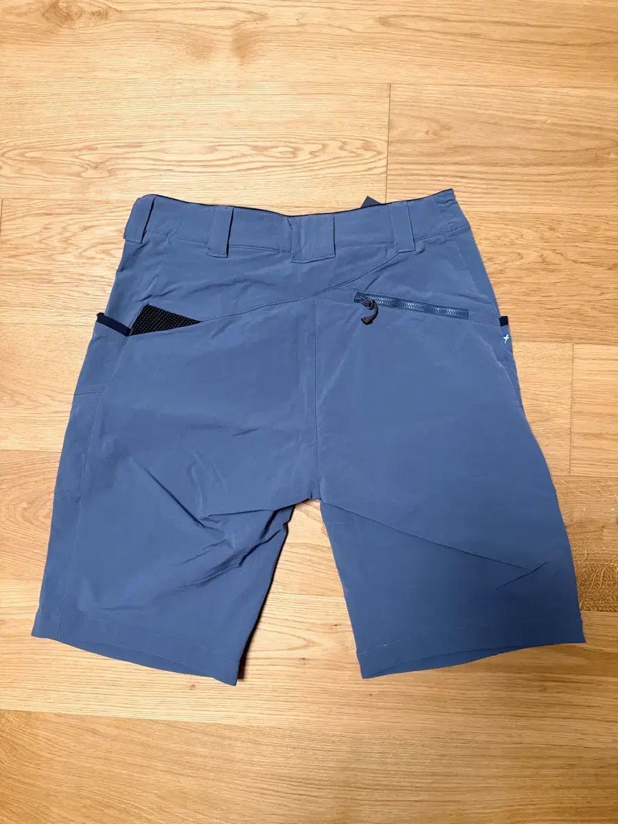 クレッタルムーセン マグネ 2.0 ショーツ ストーンブルー S