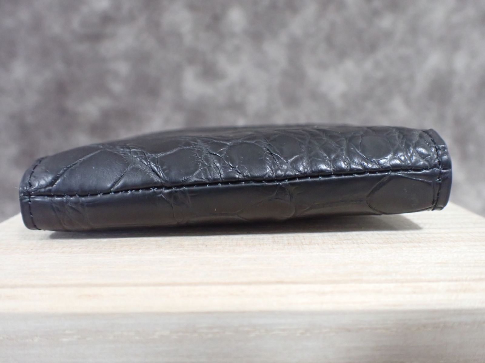 ヘンローン社製 クロコダイル ブラック 二つ折り財布 木箱 プレゼント最適 18万円相当