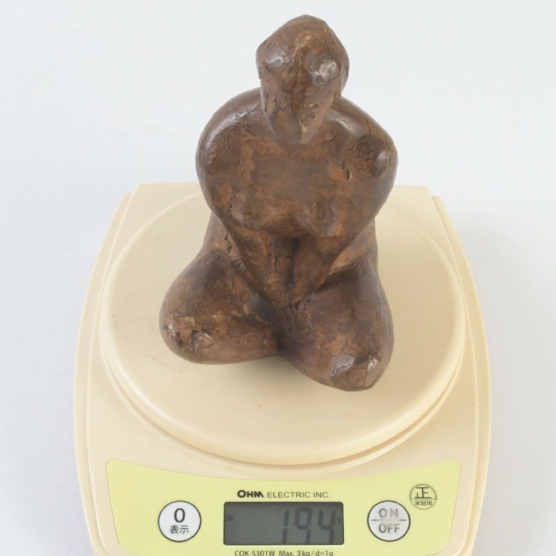 彫刻家 秋山沙走武作 乾漆 座女 裸婦像 大理石台付 置物 共箱 C S390