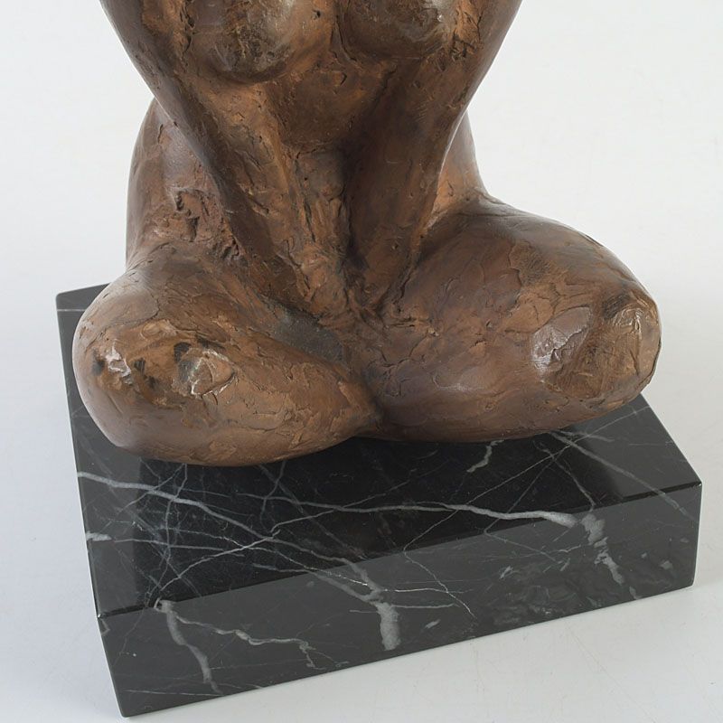 彫刻家 秋山沙走武作 乾漆 座女 裸婦像 大理石台付 置物 共箱 C S390