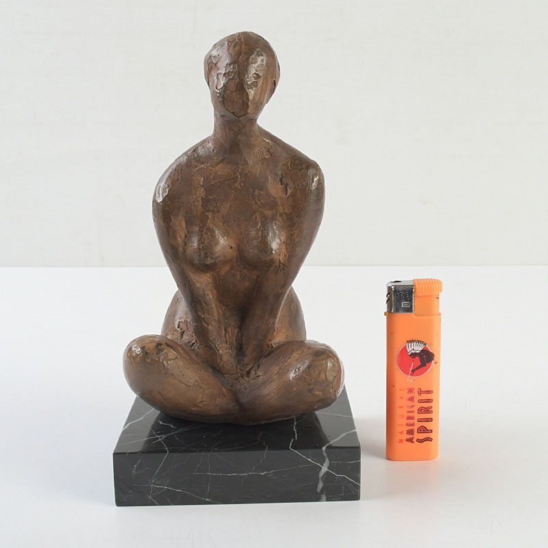 彫刻家 秋山沙走武作 乾漆 座女 裸婦像 大理石台付 置物 共箱 C S390