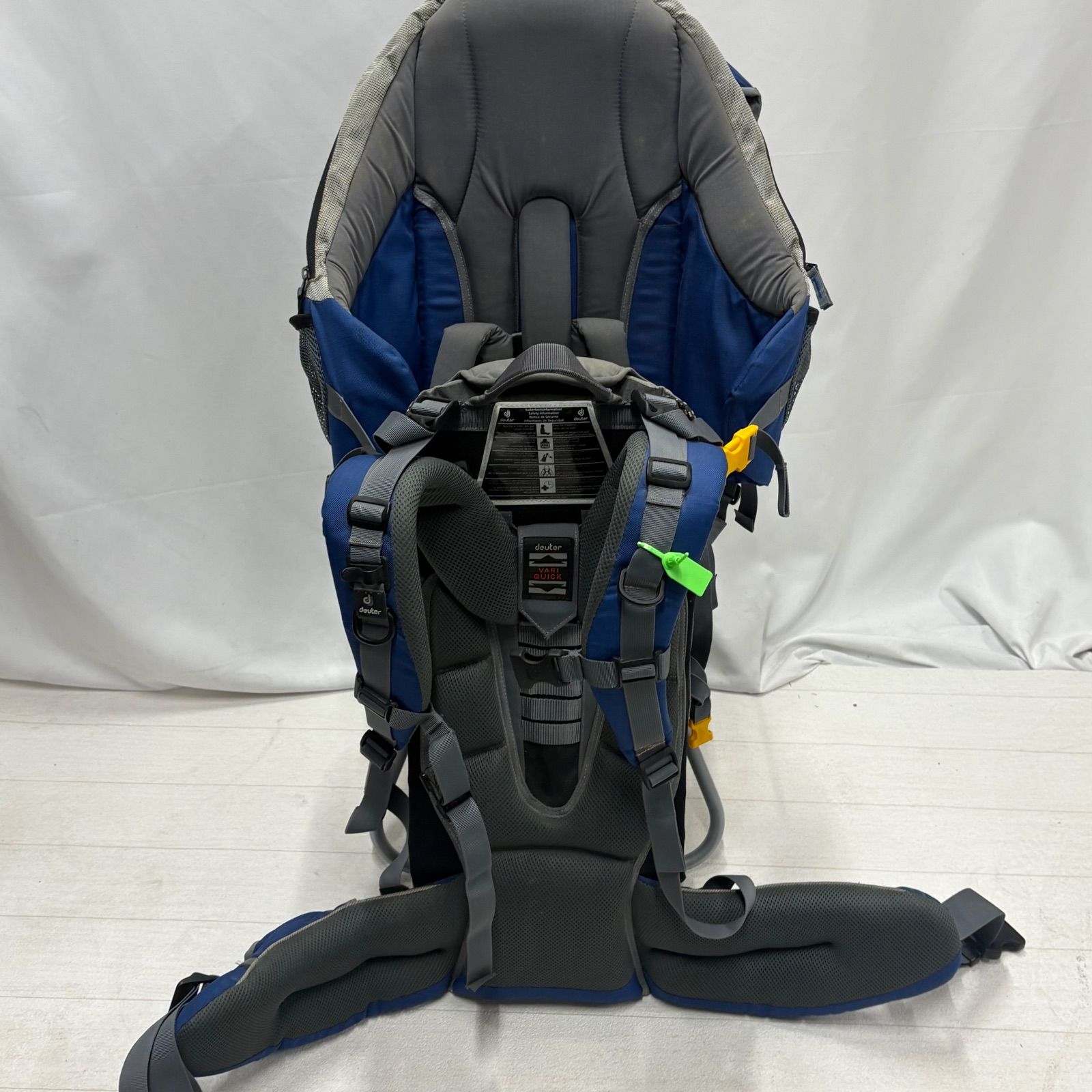 deuter ドイター Kid Comfort 3 Ⅲ ベビーキャリア ネイビー 紺 子ども 背負子 キッドコンフォート3 チャイルドキャリア アウトドア 登山 ハイキング ベビー背負い リュック モデル 調整式 快適設計 パパママ兼用