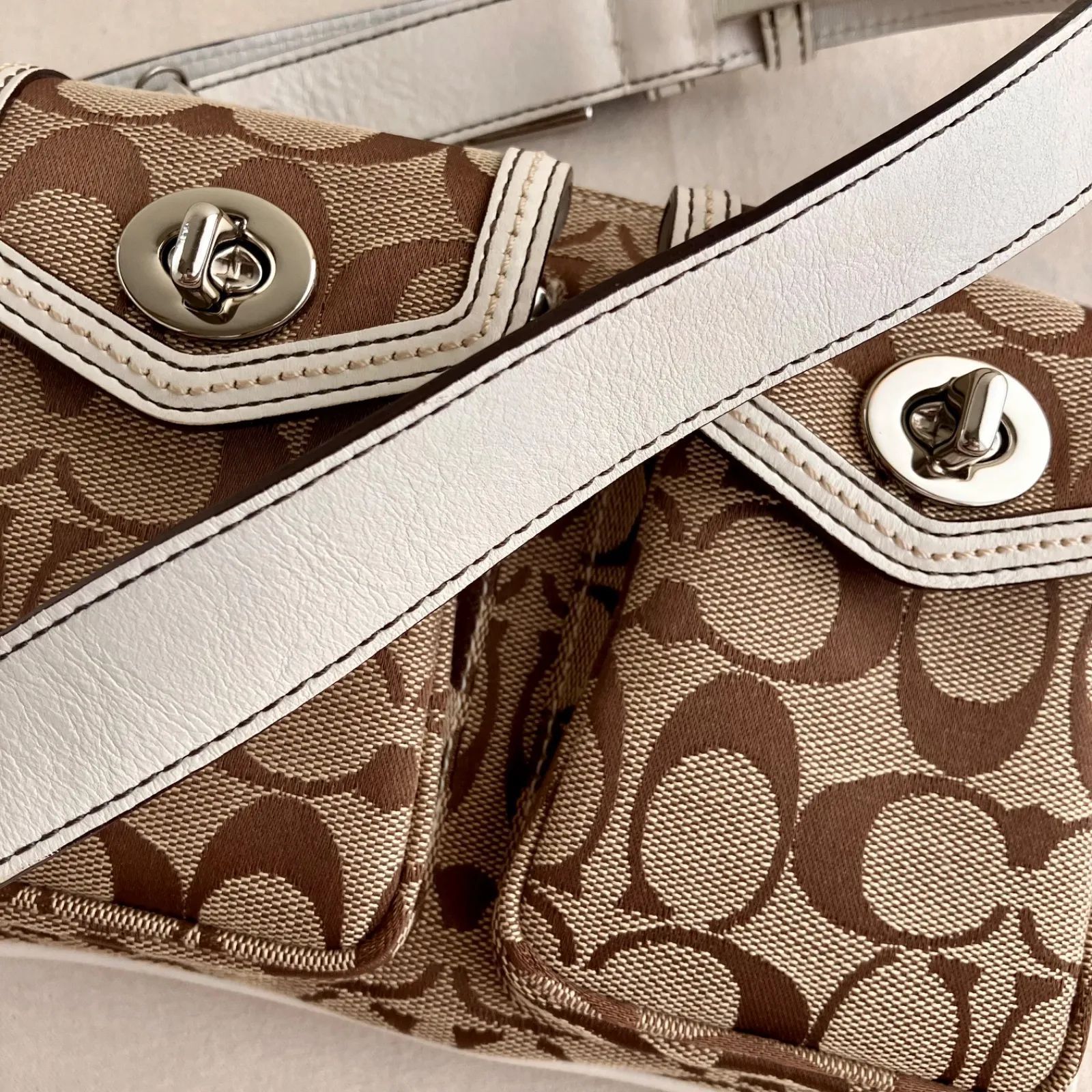 Coach Vintage y2k Double Turnlock Waist Pouch Belt Bag - メルカリ
