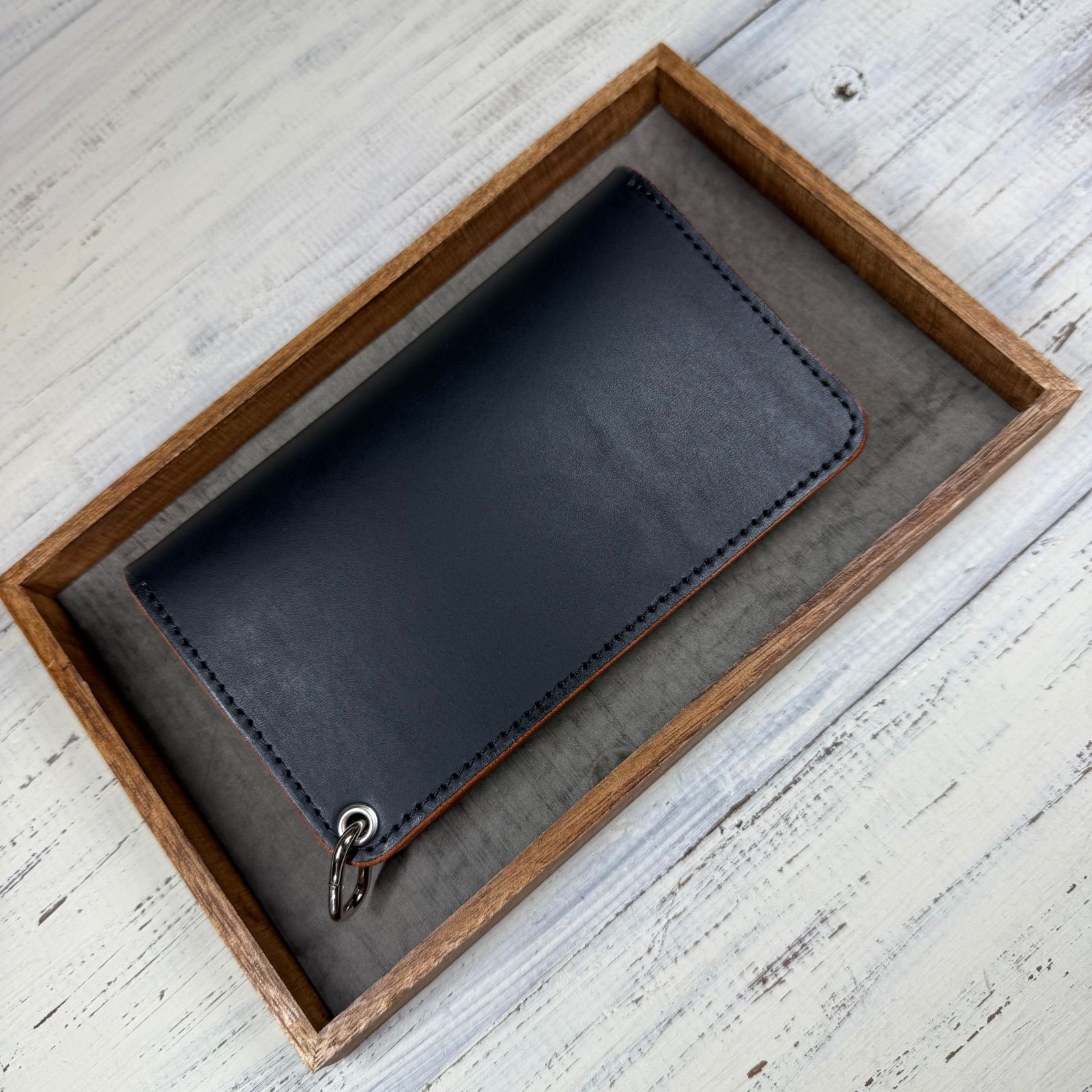 トラッカーウォレット ミドル 2層】 ブラック 茶芯 北米ステア