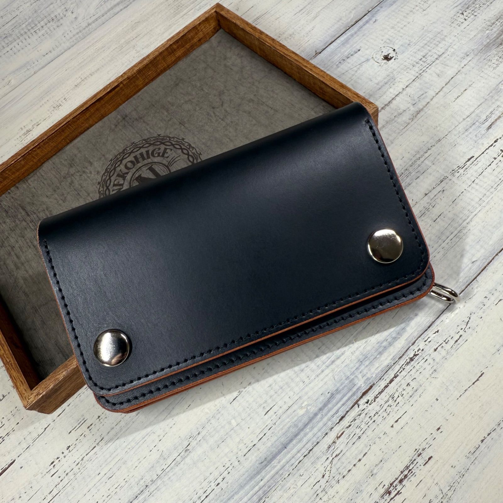 トラッカーウォレット ミドル 2層】 ブラック 茶芯 北米ステア