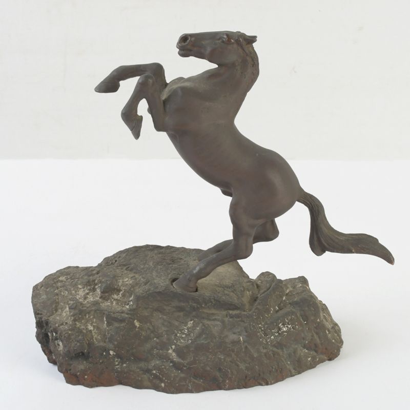 ブロンズ／銅製のとても古い馬の置物です。彩色されていたようです ブロンズ／銅製のとても古い馬の置物です。彩色されていたよ