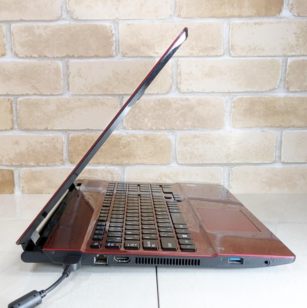 オフィス付き☆新品SSD256爆速☆第7世代i3☆初心者OK！Windows11ノート