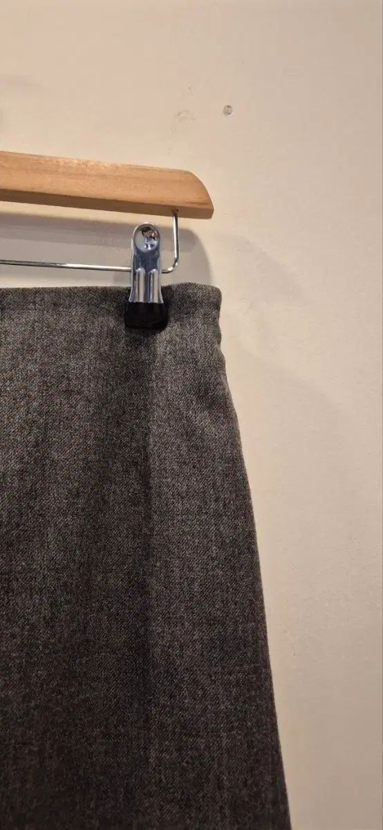 イタリア製 ビアンカ M ラナバージンウール スカート