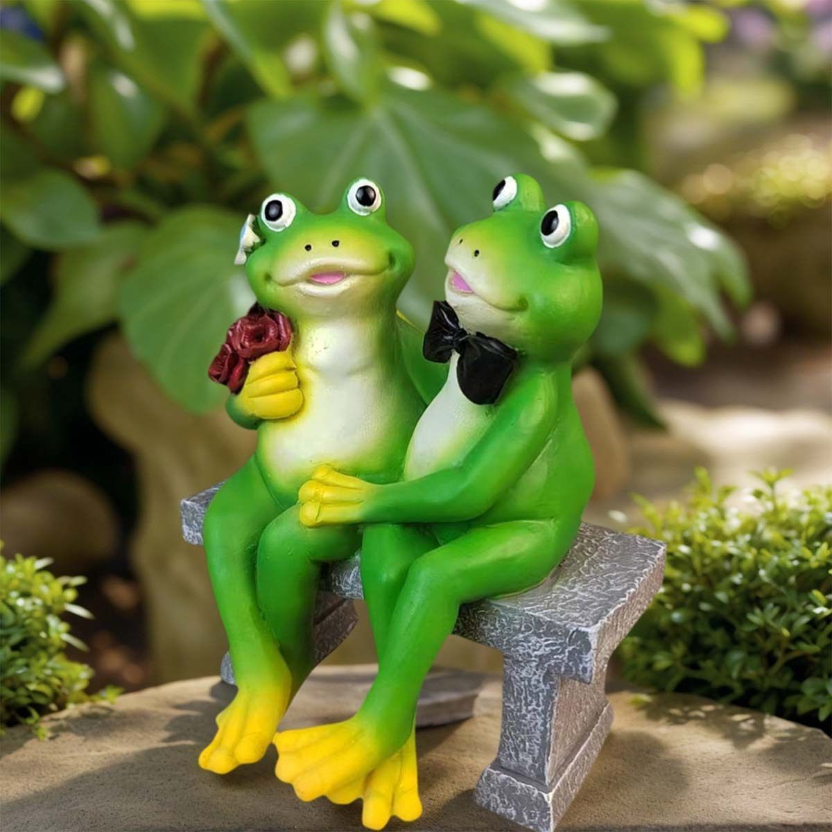 置物 オブジェ ガーデンオーナメント ベンチに座っているカエルのカップル かえる 屋外 屋内 室内 インテリア 玄関 リビング ダイニング 装飾 庭 ガーデニング ガーデン ギフト インテリア用品 贈り物 雑貨 樹脂