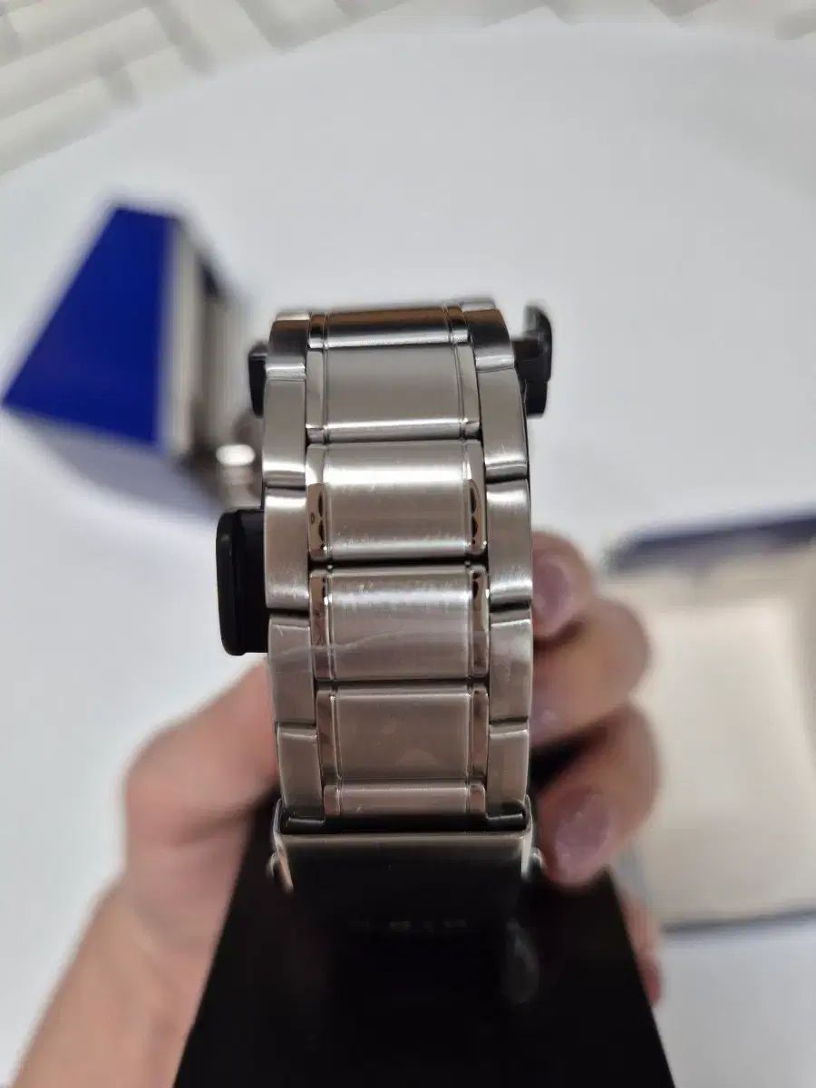 カシオ 200 m 防水 時計 緑色ベゼル