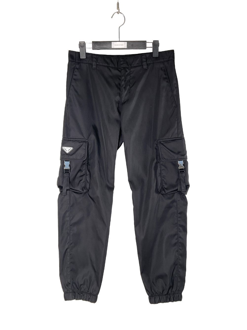 極美品✨PRADA Re-Nylon 三角ロゴ ナイロンカーゴパンツ 48 黒 美品 PRADA プラダ Re-Nylon SPH130 三角ロゴ ナイロンカーゴパンツ 46