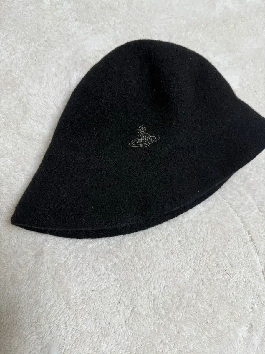 ビビアン ウエストウッド 帽子