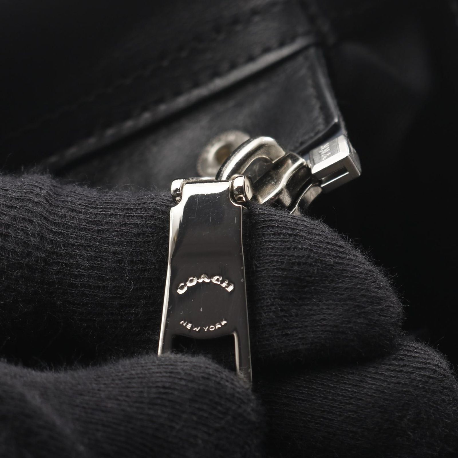 コーチ COACH ハンドバッグ スワッガー 27 キャリーオール ブラック 