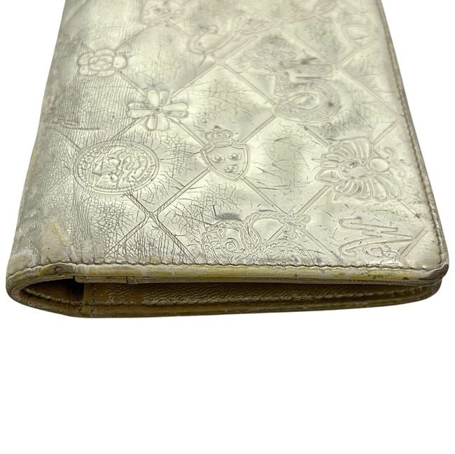 シャネル 二つ折り 長財布 ゴールド アイコン シンボルチャーム A37151