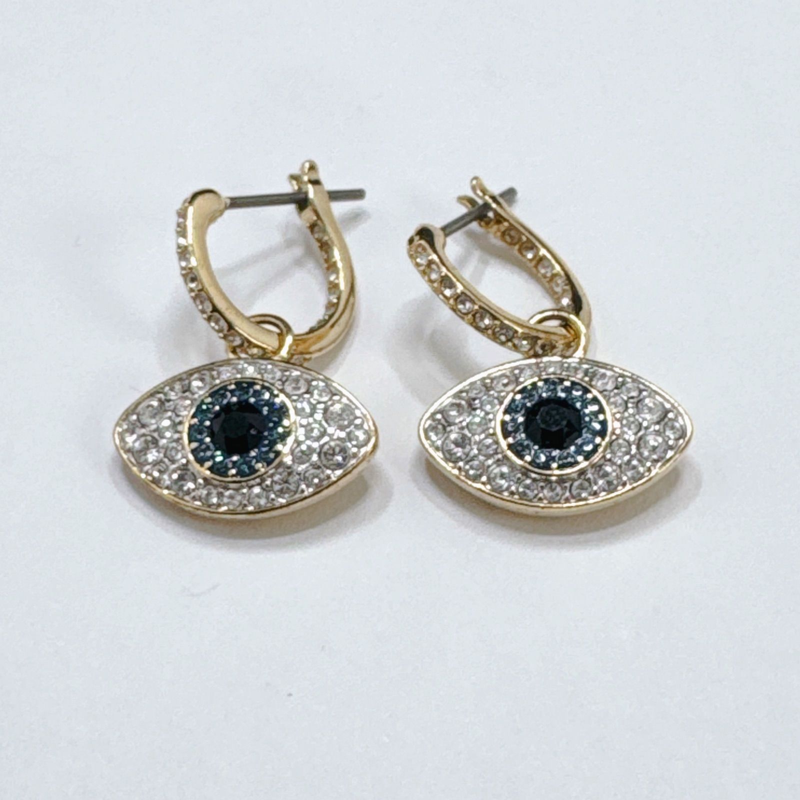 SWAROVSKI スワロフスキー Symbolica イーブルアイ ピアス クリスタル アクセサリー ゴールド 上品 ギフト レディース