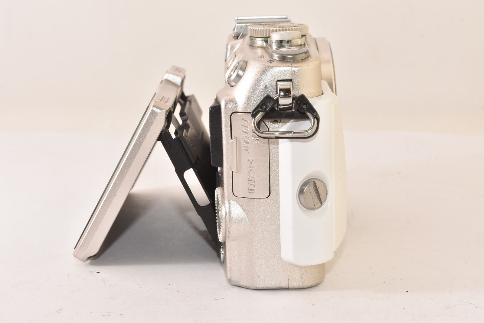 シルバー ミラーレス一眼カメラ