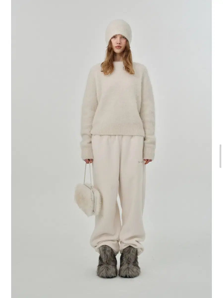 ザ バーネット グリッター ロゴ アルパカ ニット セーター