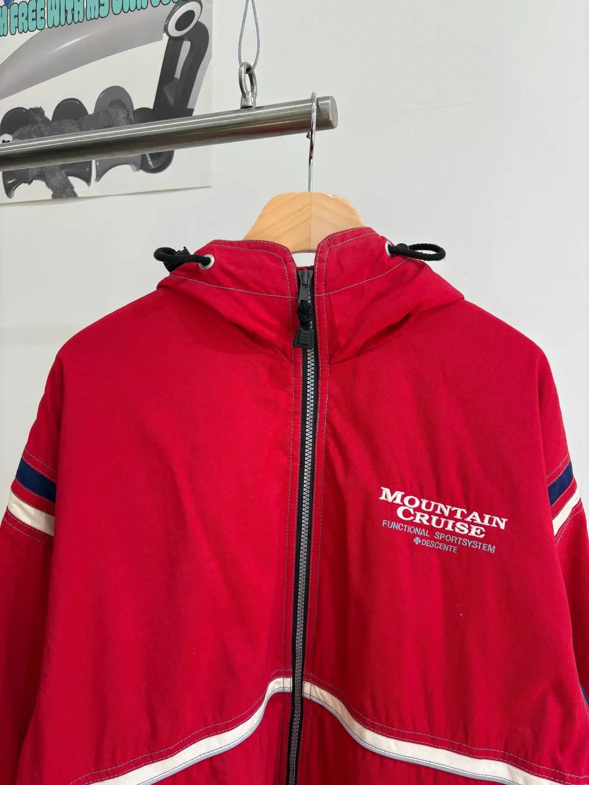 DESCENTE ウィンドブレーカー