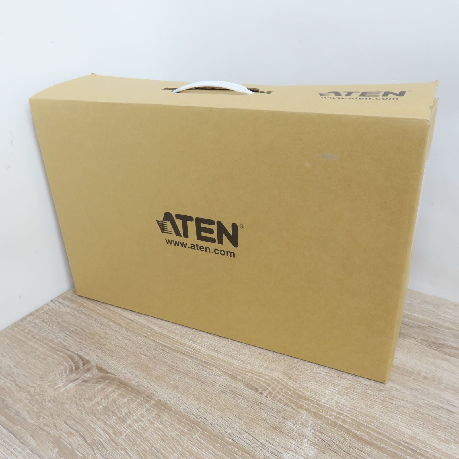 ♥品 ATEN True 4 K HDMI Matrix Switch マトリックススイッチャー 8入力8出力