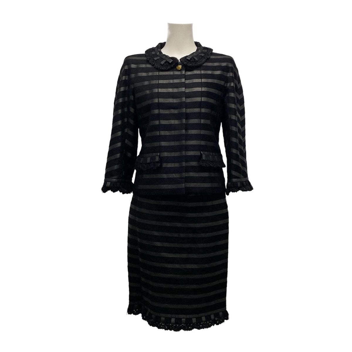美品 CHANEL 40 スカート スーツ フォーマル　黒　シャネル CHANEL(シャネル) スカートスーツ サイズ38 M レディース美品 - P35976