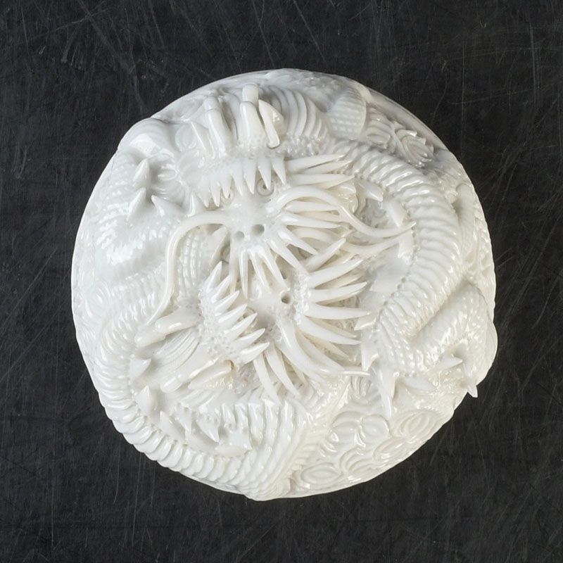 茶道具 平戸焼 十五代中里茂右衛門造 白磁 雲龍香合 共布・共箱 C S407