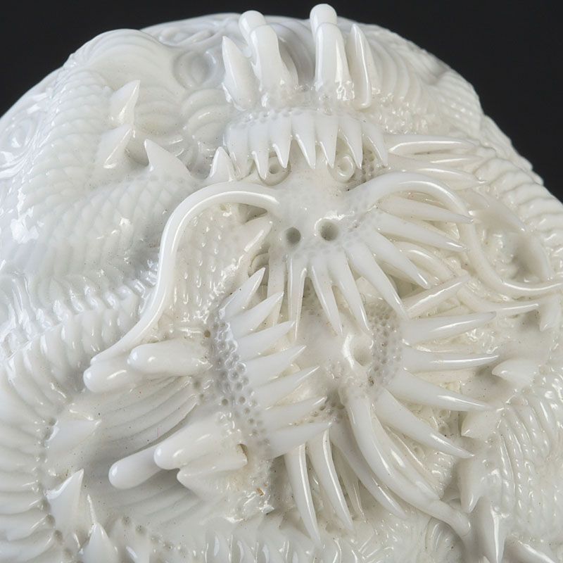 茶道具 平戸焼 十五代中里茂右衛門造 白磁 雲龍香合 共布・共箱 C S407