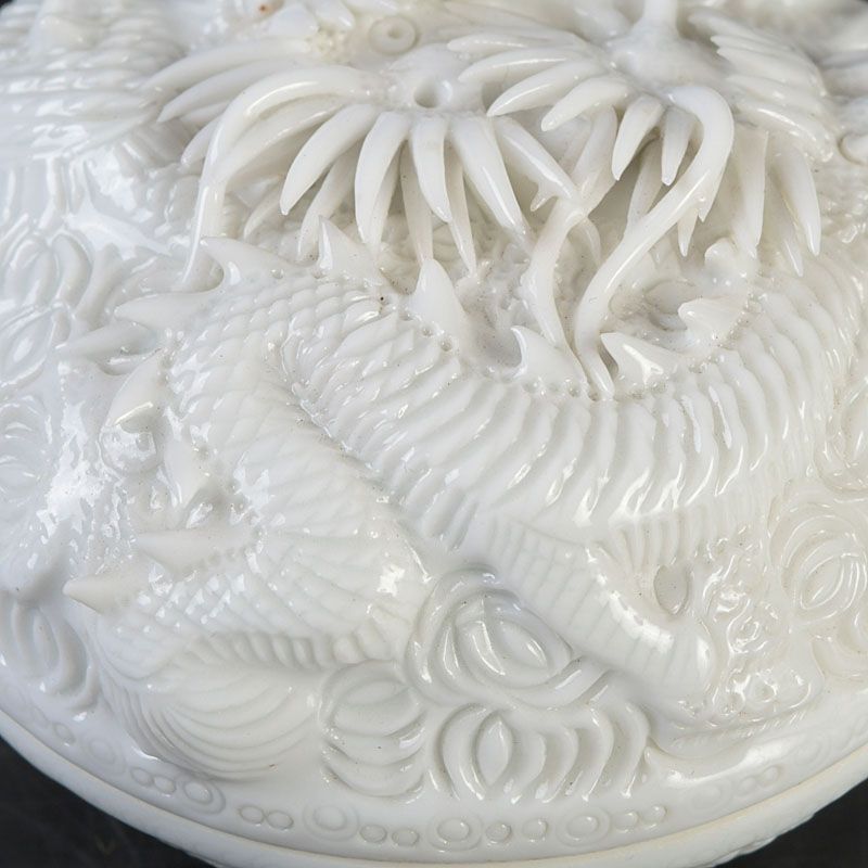 茶道具 平戸焼 十五代中里茂右衛門造 白磁 雲龍香合 共布・共箱 C S407